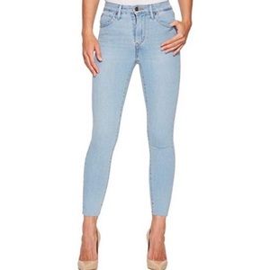 Levi’s Slimming Skinny Light Wash Jeans